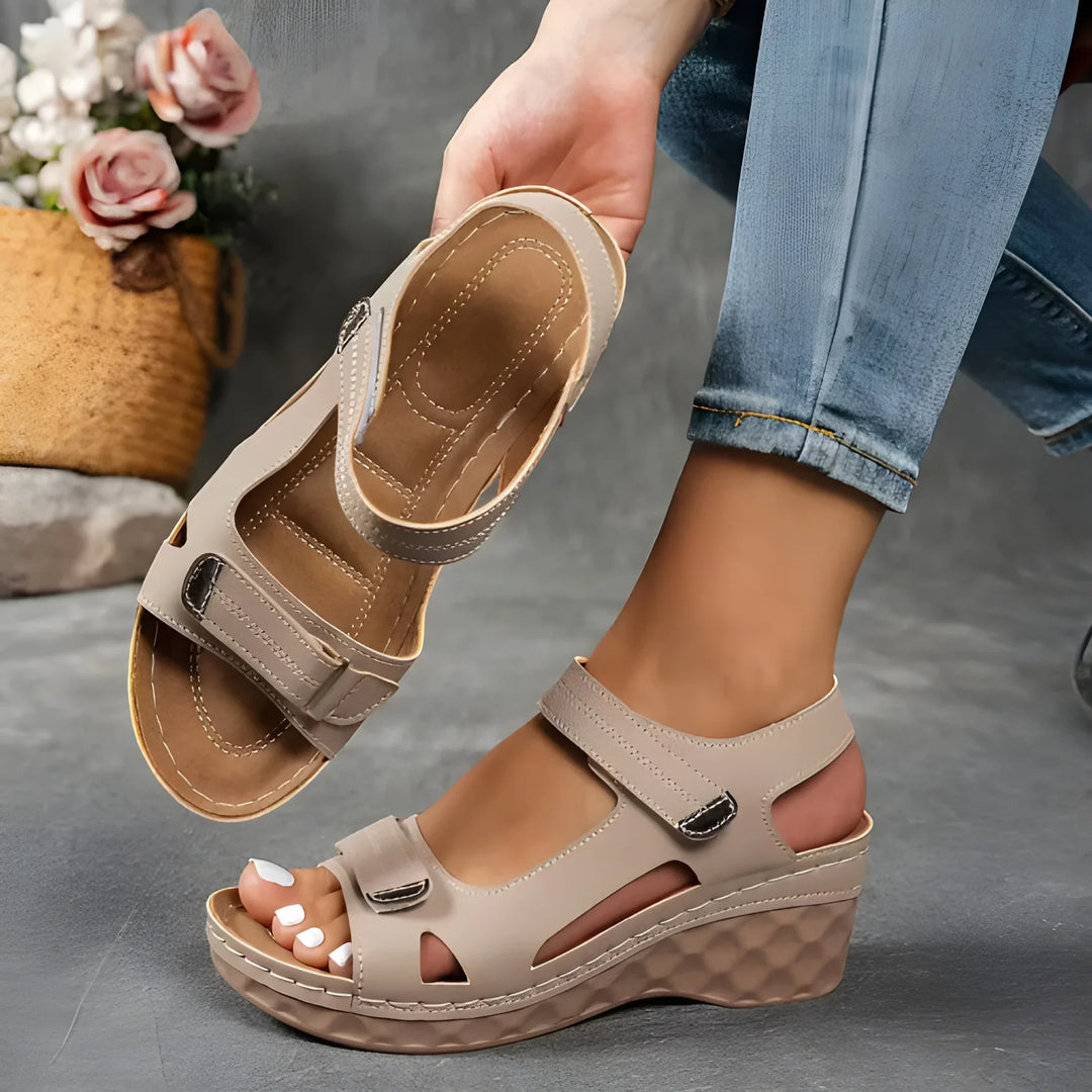 Women's Comfortable Platform Sandals with Non Slip and Cushioned Sole